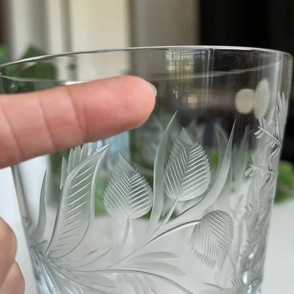 Vintage Metropolitan Museum of Art Etched Glass Vase Decor - Picture 10 of 13